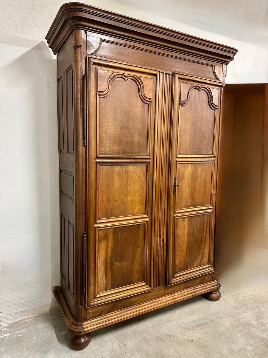 Grande armadio in noce da sagrestia. Parigi primi dell'700-photo-4