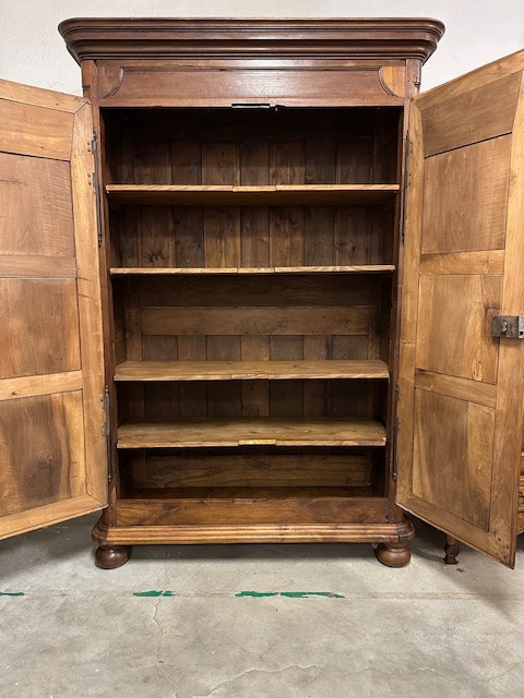 Grande armadio in noce da sagrestia. Parigi primi dell'700-photo-7