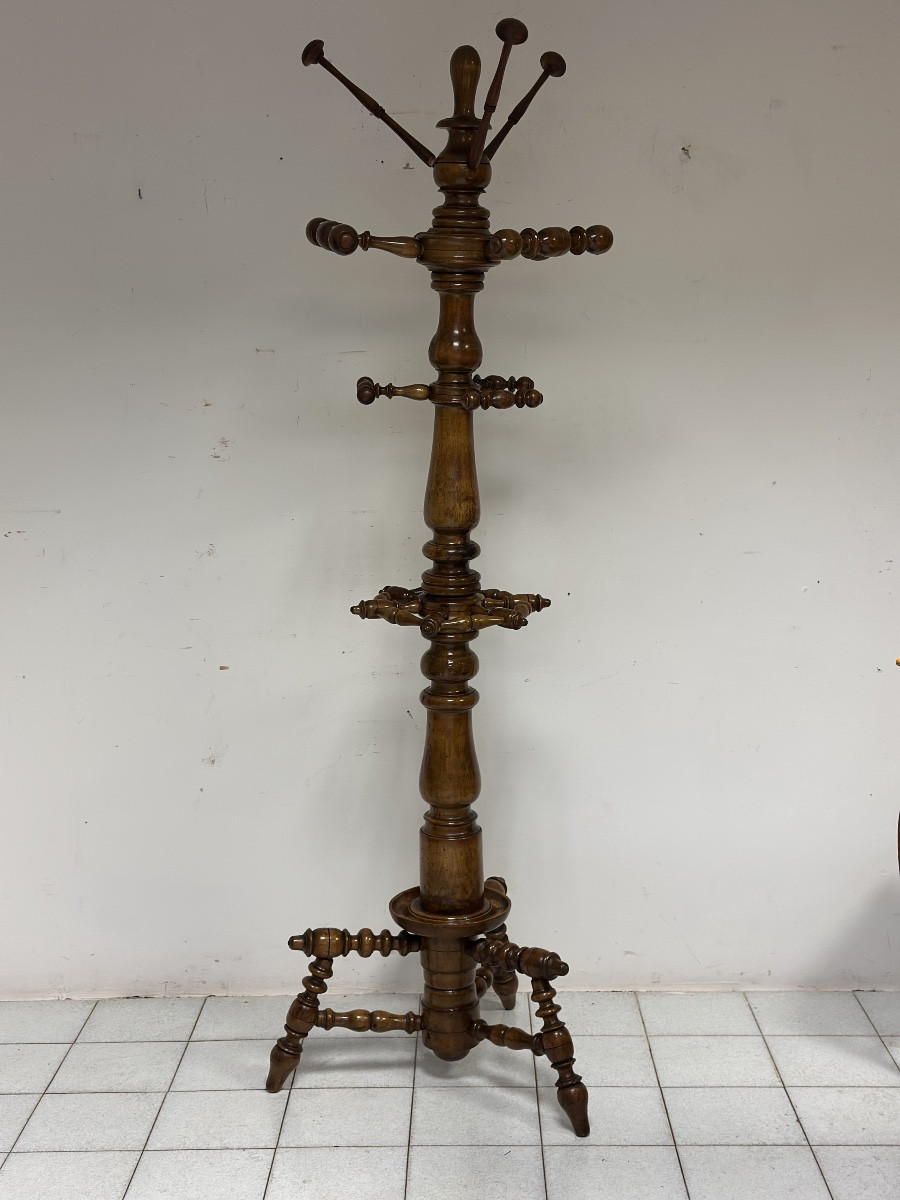 Attaccapanni in noce a rocchetto, XIX secolo.