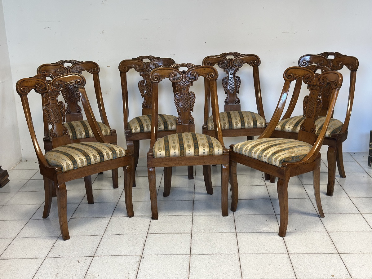 Gruppo di sette sedie a gondola Carlo X lombarde. Primo 800