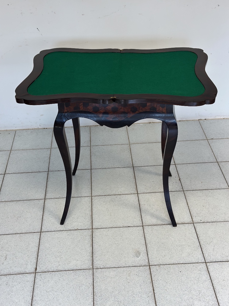 Piccolo tavolo da gioco Carlo X in legno lastronato ed intarsiato in varie essenze. XIX secolo -photo-4