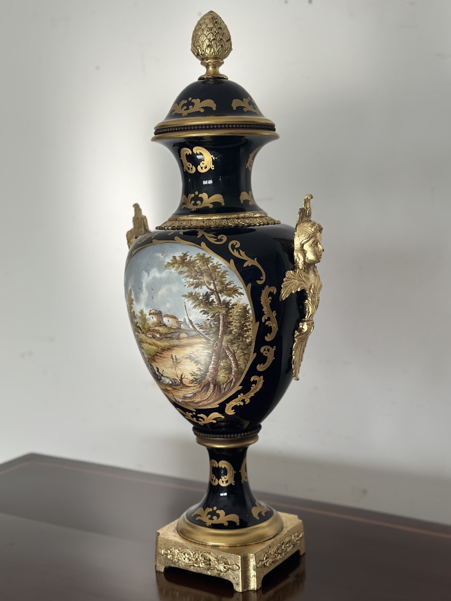 Vaso in porcellana e bronzo dorato. Parigi epoca 800. H 72 cm-photo-2