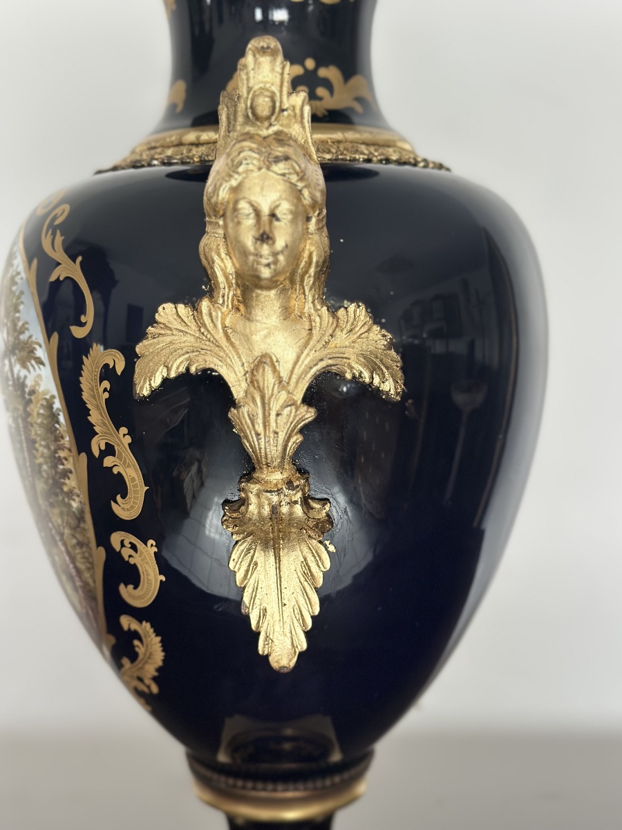 Vaso in porcellana e bronzo dorato. Parigi epoca 800. H 72 cm-photo-2