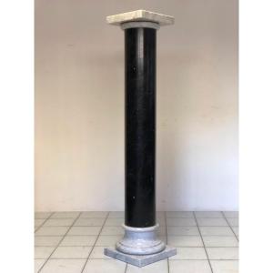 Colonna in marmo nero Marquina e Carrara .