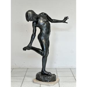 Fanciullo morso da un granchio . Bronzo. Altezza 103 cm