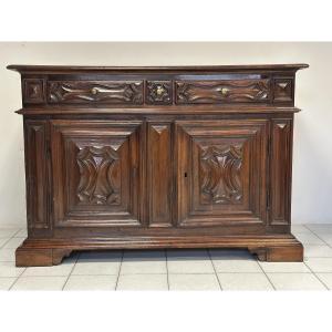 Credenza in noce. Liguria / Piemonte / inizio XVIII secolo