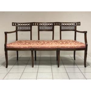 Divano Luigi XVI in noce. Venezia fine 700 Prezzo di listino