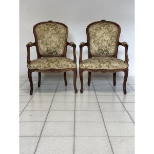 Coppia di poltroncine Luigi Filippo in noce. XIX secolo