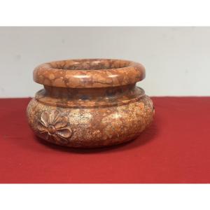 Acquasantiera in marmo rosso imperiale XIX secolo