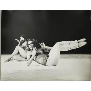 4 Photos Of Jorge Donn And Béatrice Berger In Bhakti By Maurice Béjart, C. Falcy And F. Levieux