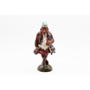 1907 Antique Bordallo Pinheiro Nodder