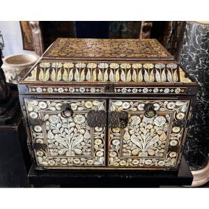 Indo-portuguese Bone Marquetry Box - 17th Century