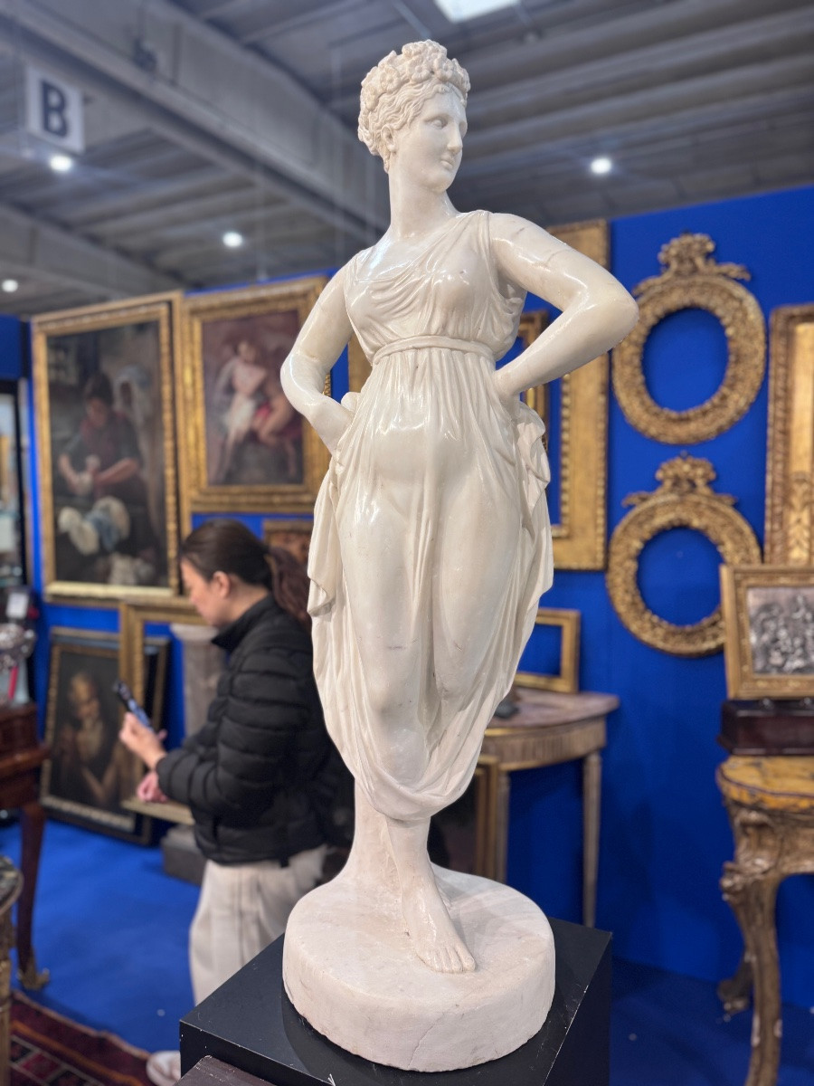 coppia di grandi sculture femminili raffiguranti 2 Vestali danzanti , da Canova , della seconda-photo-2