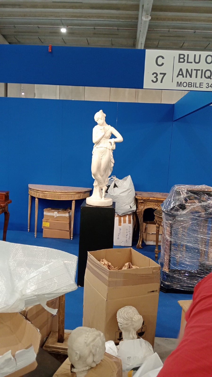 coppia di grandi sculture femminili raffiguranti 2 Vestali danzanti , da Canova , della seconda-photo-6