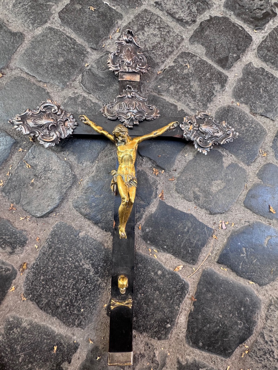 Antico Crocifisso in argento punzonato Torretta Genova 1762 legno e bronzo dorato coevo al merc