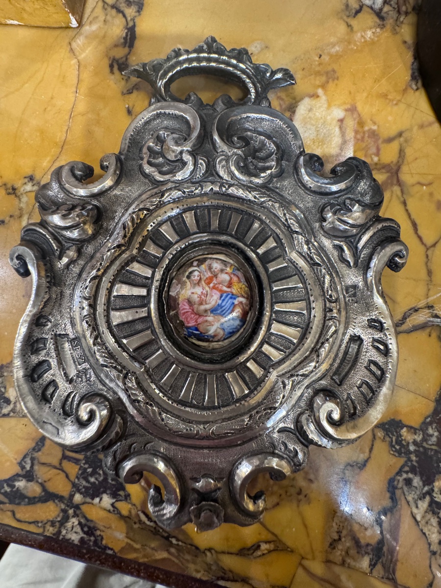 Antica cornicetta in argento finemente sbalzata e bulinata del sec XVIII datata Palermo 1737 co