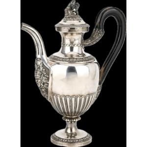 Grande caffettiera in argento Cm 38,5 h, peso g 1.345 Corpo piriforme liscio con baccellature v