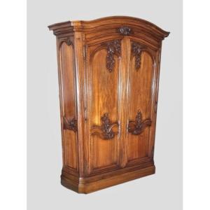 Small 18th Century Regency Wardrobe, Curved Sides In Walnut.