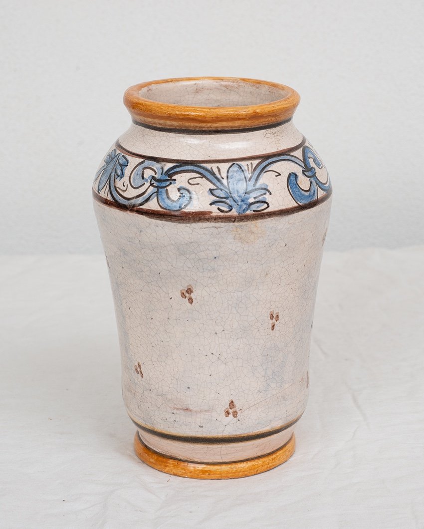  Vaso in maiolica dipinta smaltata appartenente agli inizi del XX secolo.-photo-2