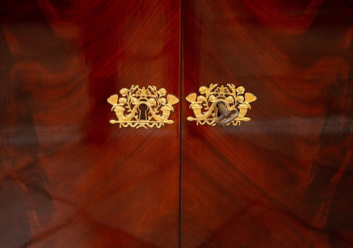 Secretaires antico Impero Francese in piuma di mogano con innesti di elementi in bronzo dorato.-photo-2