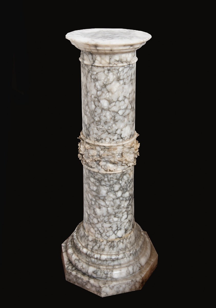 Colonna Romana in alabastro fiorito appartenente alla seconda metà del XIX secolo.