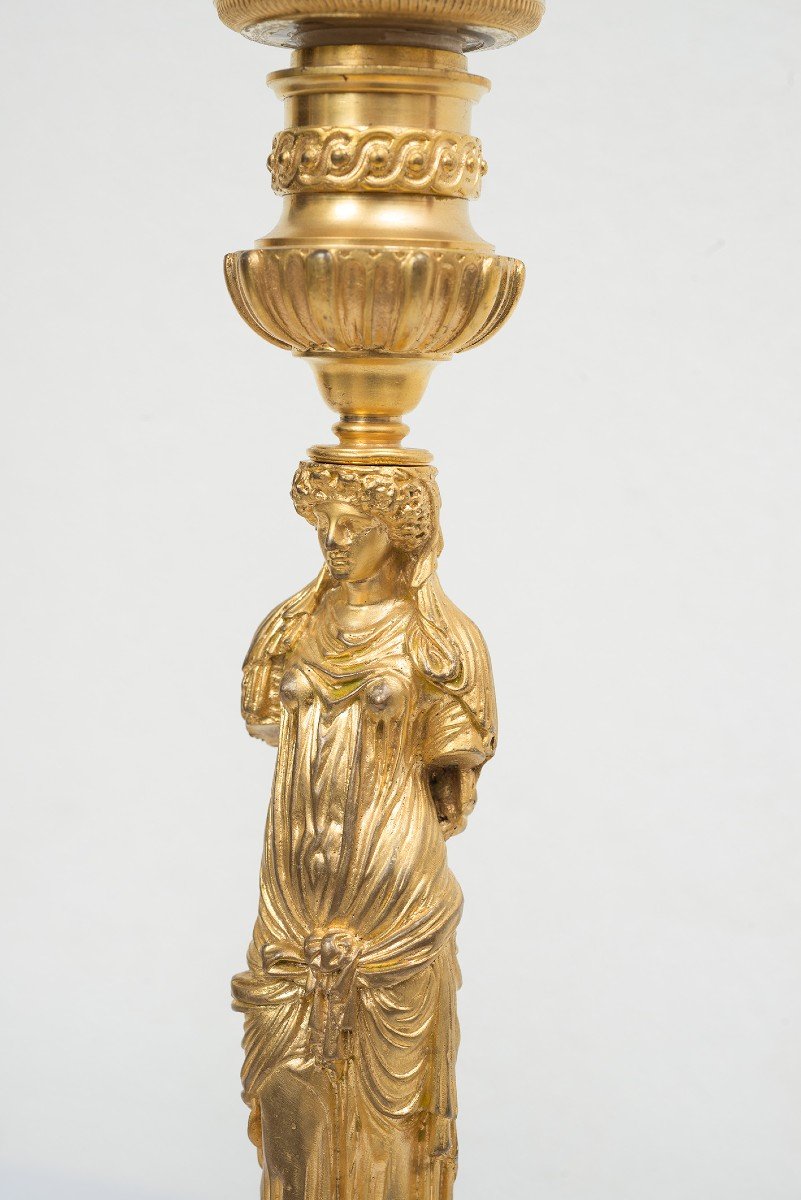  Coppia di candelieri Impero Francese in bronzo dorato sapientemente cesellato.-photo-2