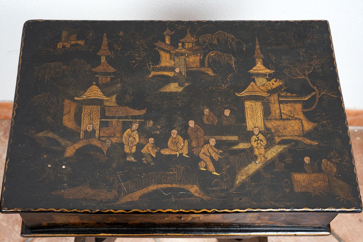 Tavolino da lavoro Cinese in papier mache appartenente alla fine del XIX secolo.-photo-2