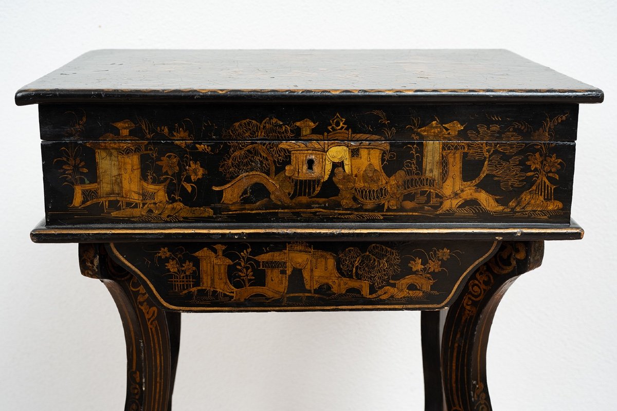 Tavolino da lavoro Cinese in papier mache appartenente alla fine del XIX secolo.-photo-3
