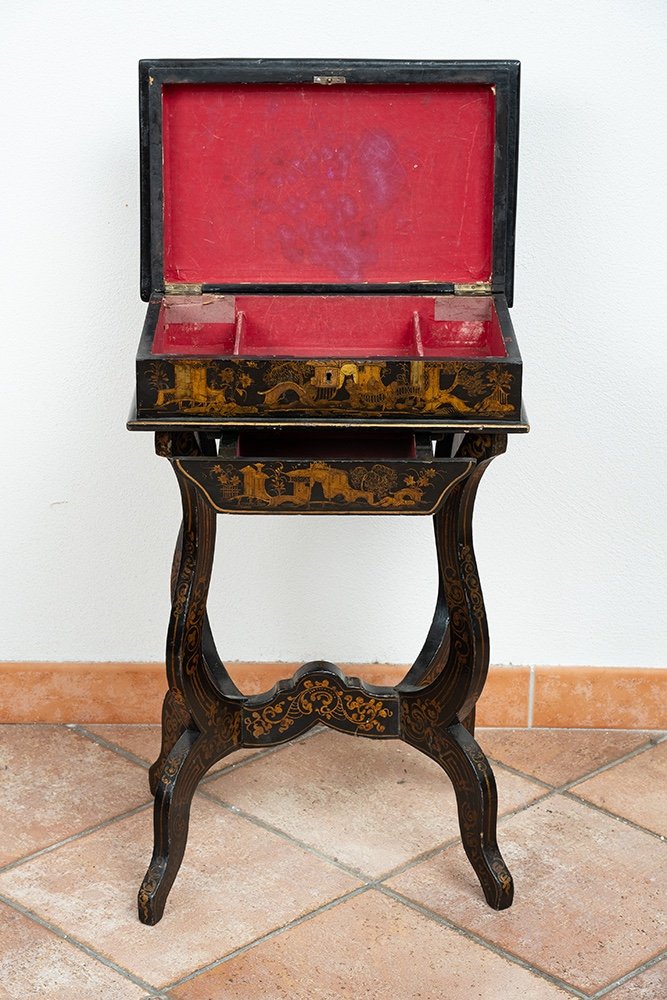 Tavolino da lavoro Cinese in papier mache appartenente alla fine del XIX secolo.-photo-2