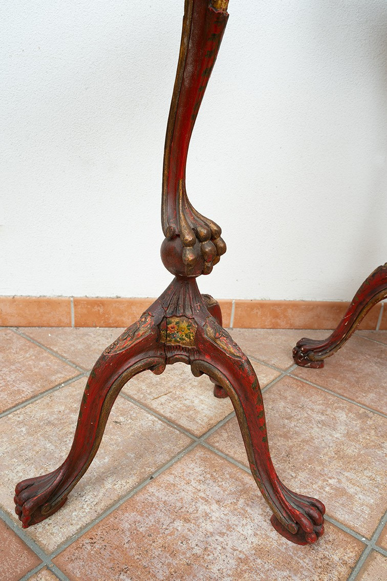 Coppia di consolle veneziane in legno laccato e dipinto appartenente alla seconda metà 19sec.-photo-1