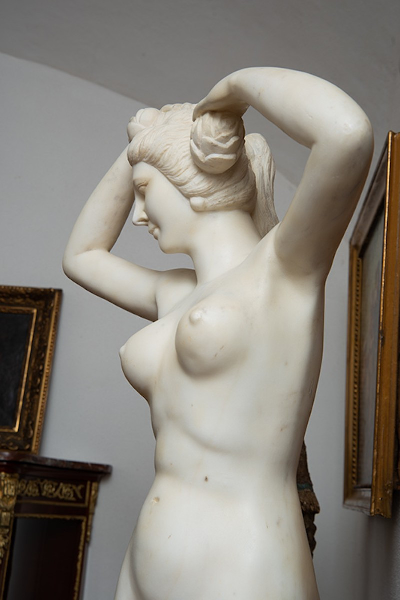 Scultura antica in marmo bianco rappresentante una giovane donna 19secolo.-photo-3