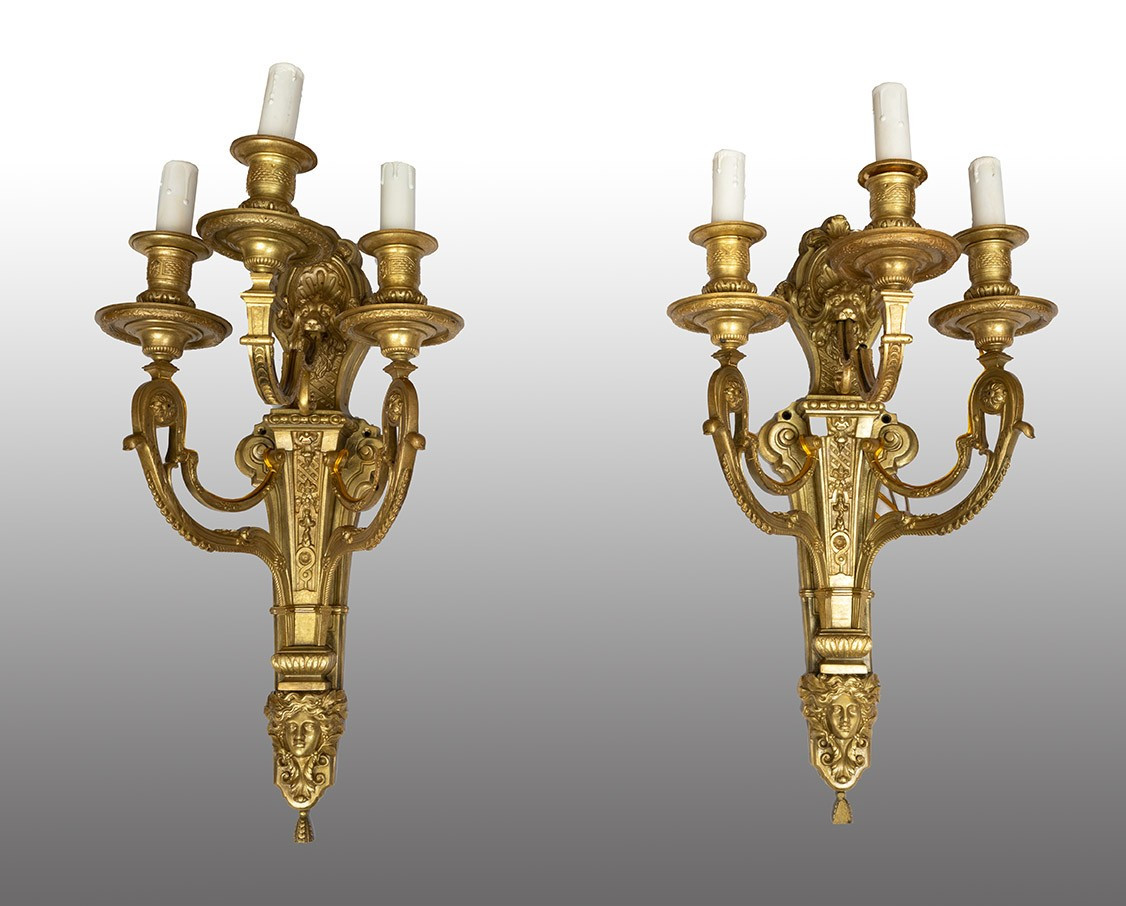 Coppia di applique antichi in bronzo dorato e cesellato appartenente alla seconda metà 19sec.