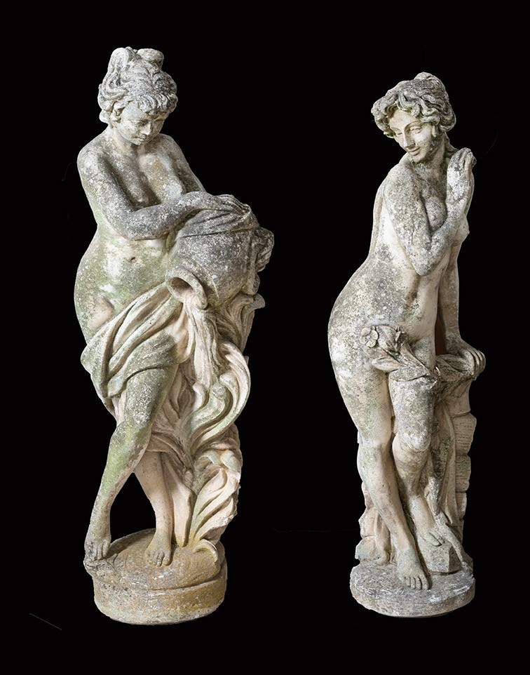 Coppia di sculture antiche da giardino in pietra Vicentina. Periodo XX secolo.
