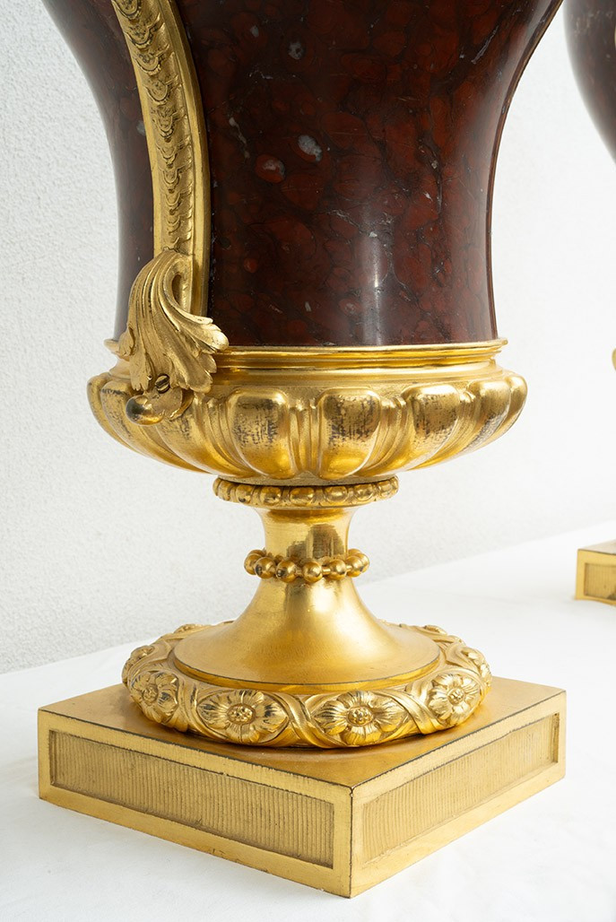 Coppia di vasi antichi Napoleone III in bronzo dorato e marmo rosso griotte.-photo-2