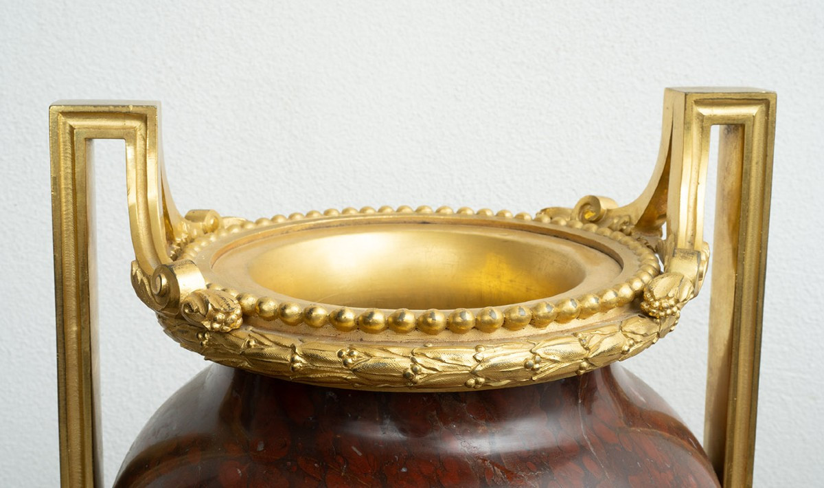 Coppia di vasi antichi Napoleone III in bronzo dorato e marmo rosso griotte.-photo-3