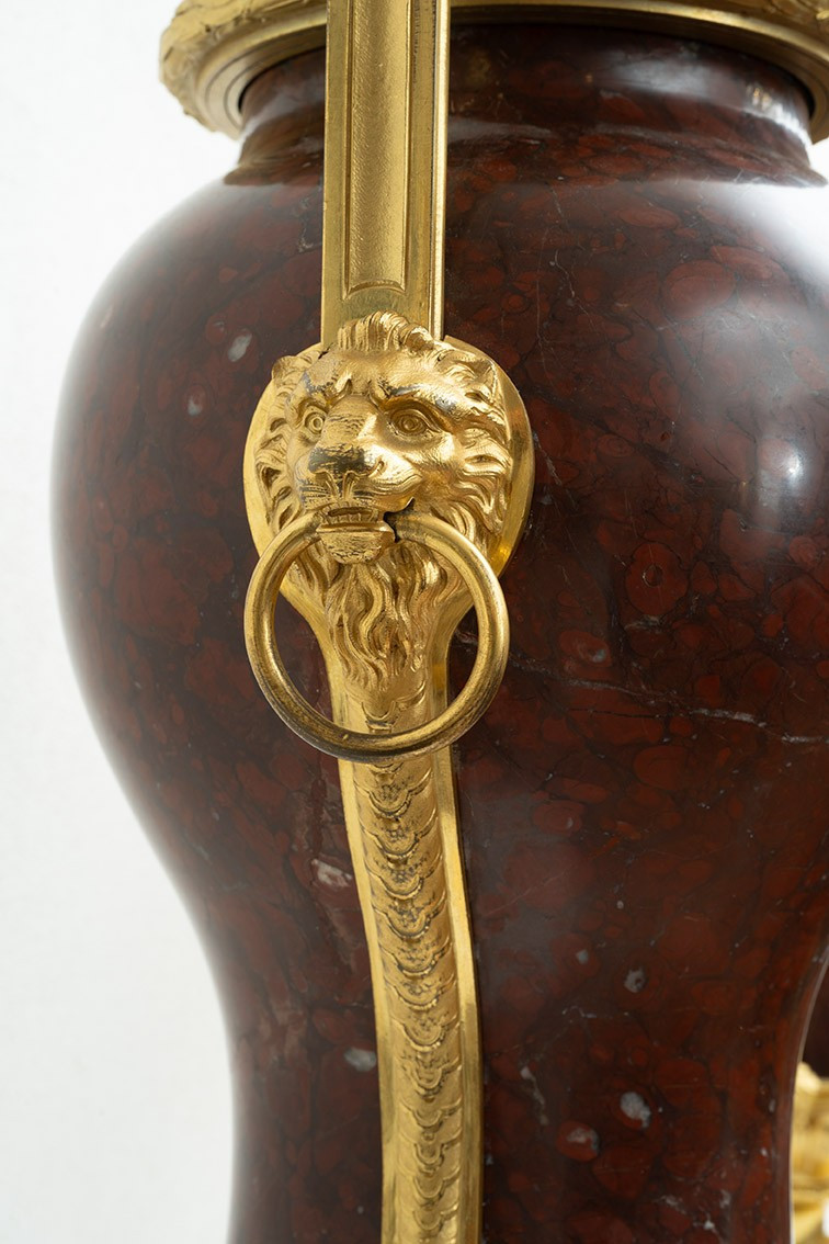 Coppia di vasi antichi Napoleone III in bronzo dorato e marmo rosso griotte.-photo-4