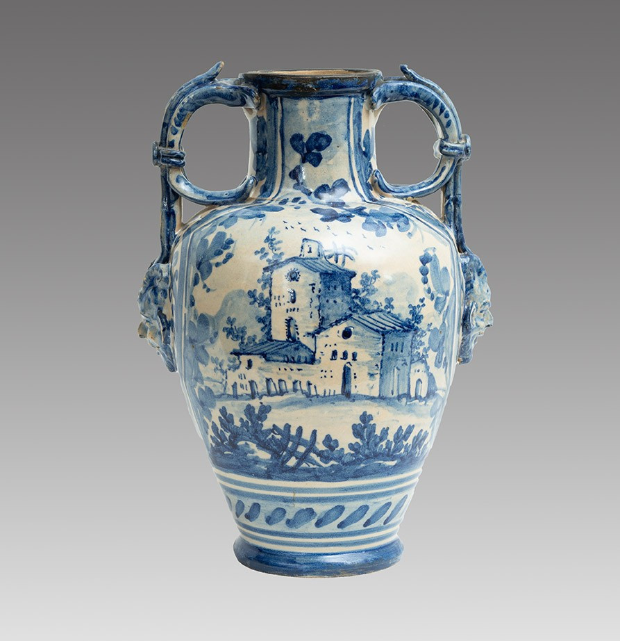 Vaso antico bionsato in maiolica smaltata 18secolo.