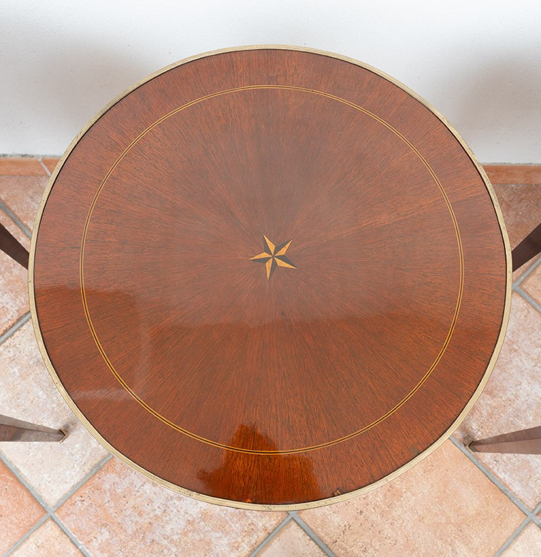 Trittico di tavolini antichi Napoleone III Francese in mogano con innesti di elementi in bronzo-photo-2