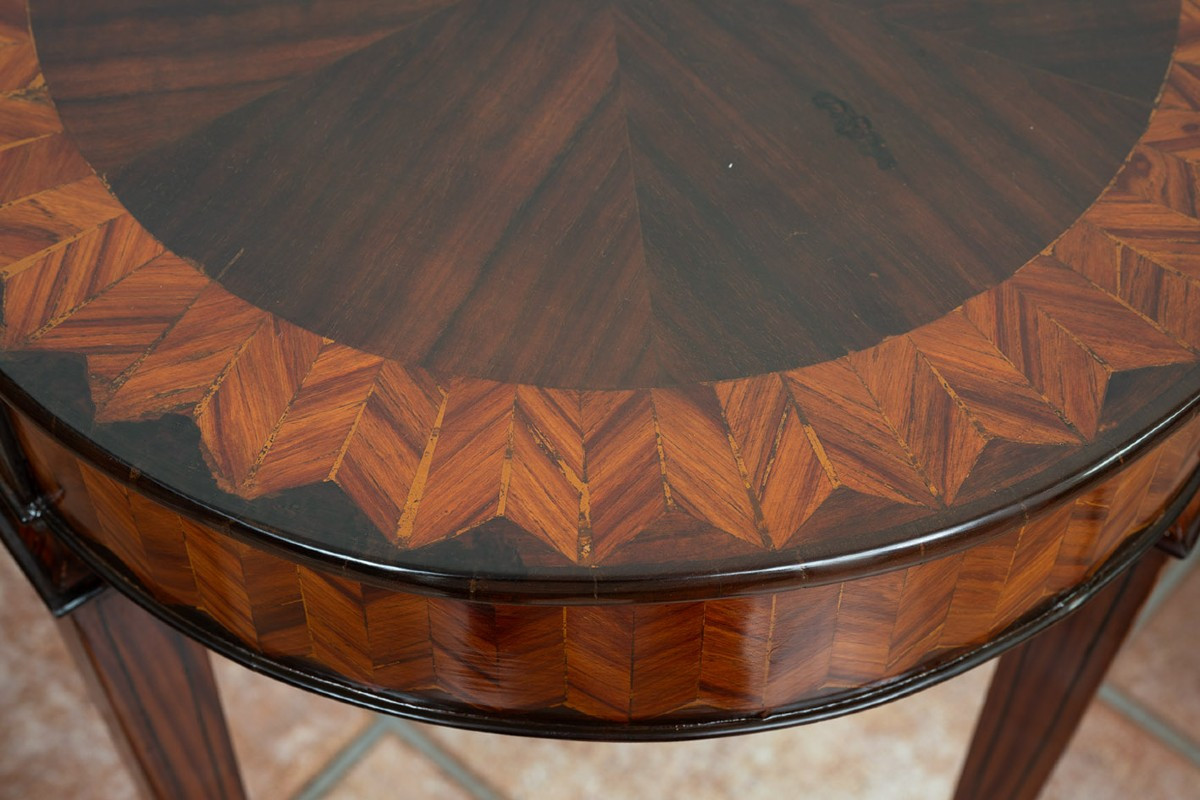 Coppia di tavolini antichi in legni esotici pregiati appartenente agli inizi del XX secolo.-photo-4