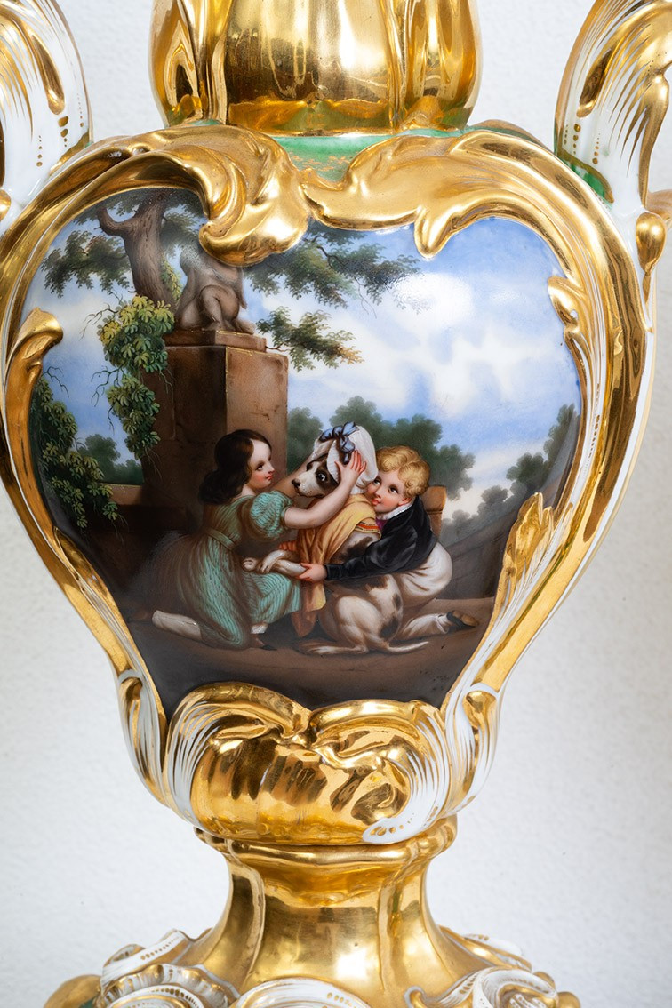 Coppia di vasi antichi Luigi Filippo in porcellana policroma raffigurante scene romantiche.-photo-4