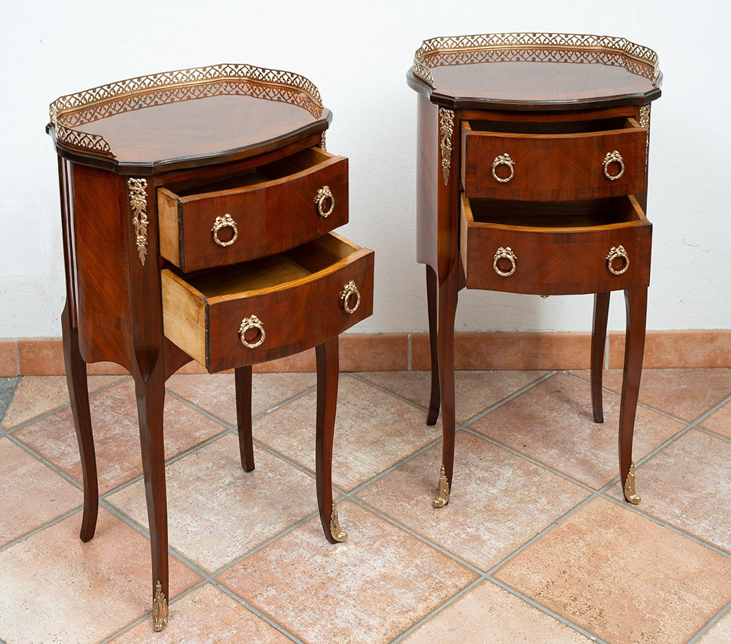 Coppia di comodini antichi Napoleone III in mogano con innesti di elementi in bronzo.-photo-2