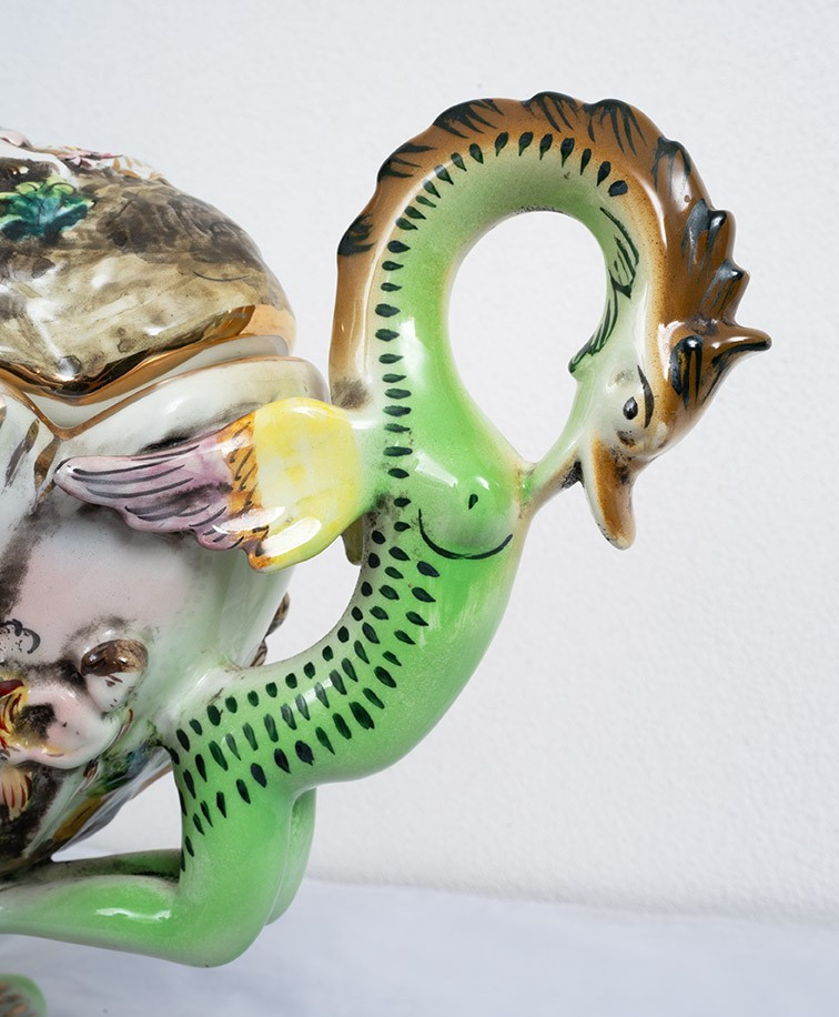 Zuppiera antica in porcellana policroma di Capodimonte appartenente alla metà del XX secolo.-photo-3