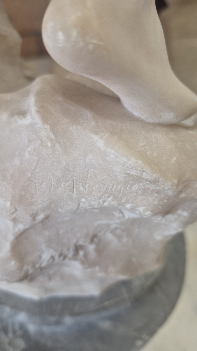 Scultura antica in alabastro raffigurante l'amore appartenente alla seconda metà del XIX secolo-photo-1