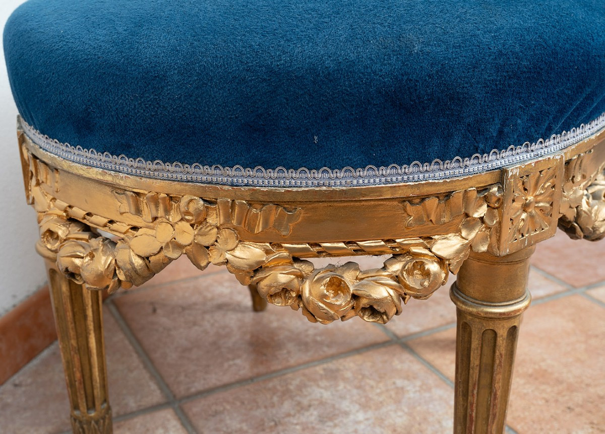 Puffetto antico dorato finemente intagliato periodo 20secolo.-photo-3