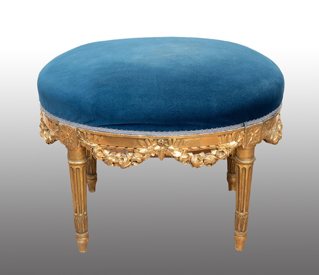 Puffetto antico dorato finemente intagliato periodo 20secolo.