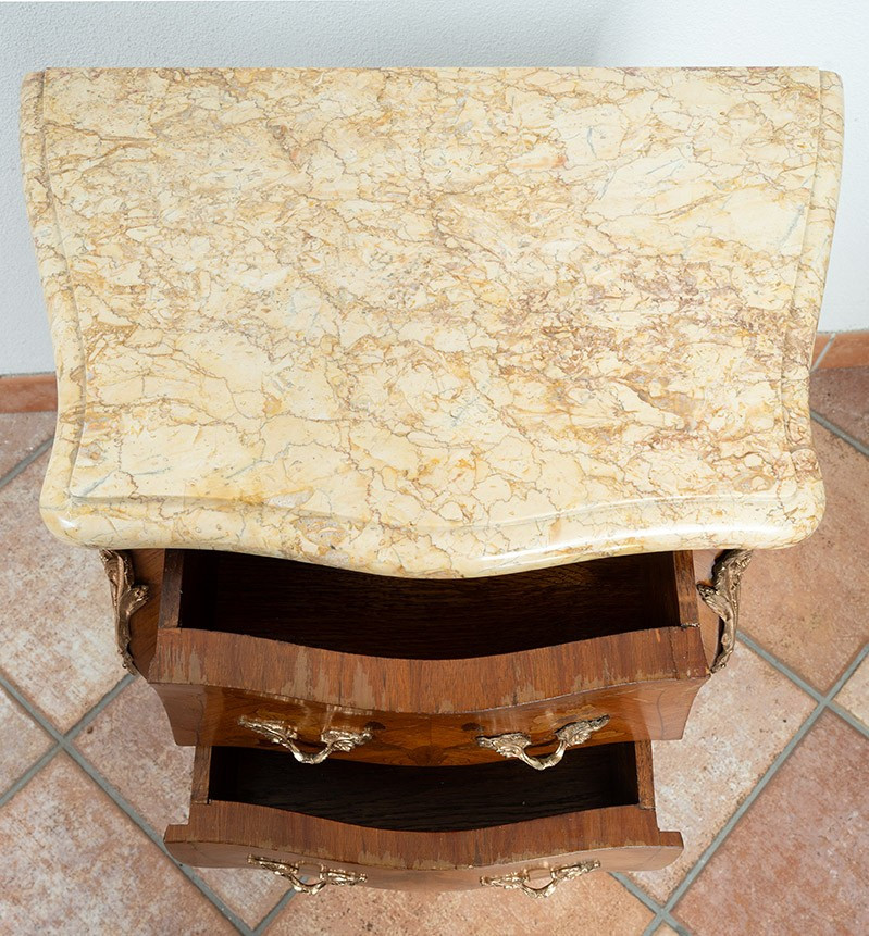 Coppia di comodini Francesi finemente intarsiati piano in marmo giallo verona periodo 20secolo.-photo-3