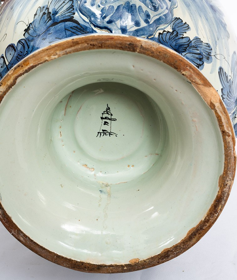 Vaso antico stagnone in maiolica smaltata appartenente al XVIII secolo-photo-2