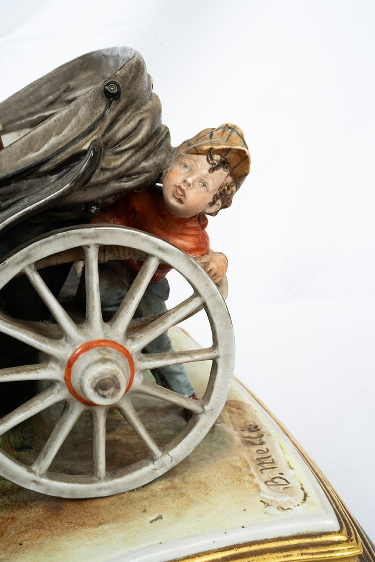 Scultura antica di Capodimonte raffigurante carrozza trainata da cavalli firmata "Bruno Marli"-photo-1