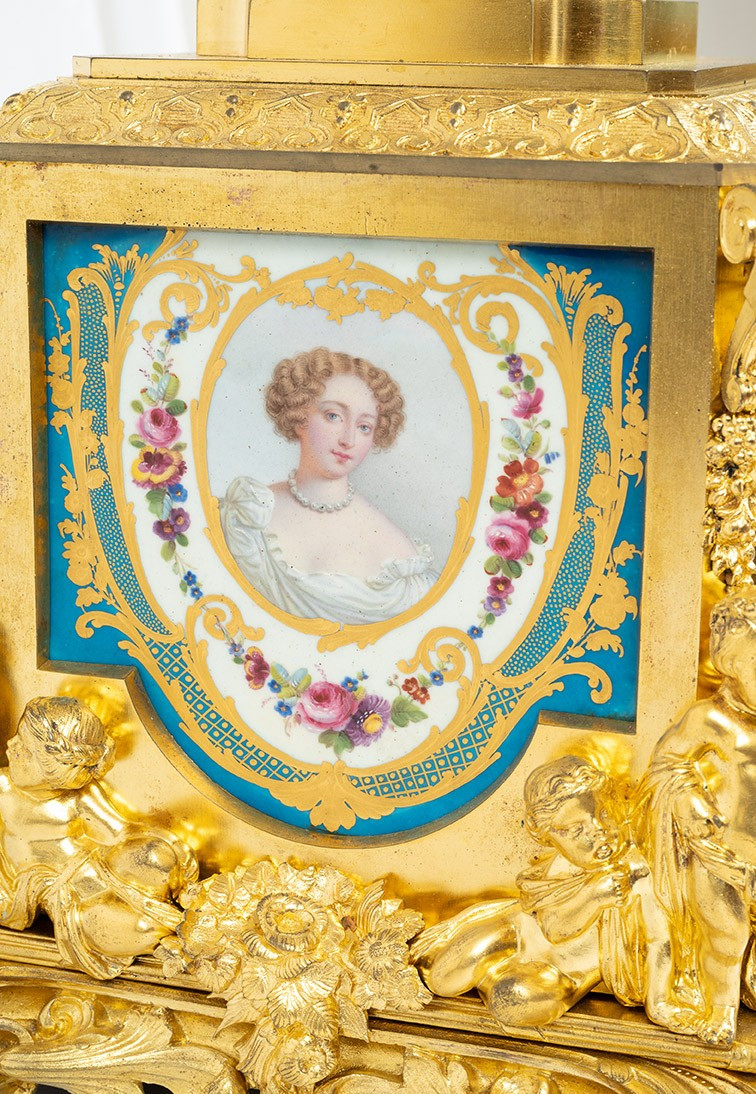 Orologio antico Napoleone III in bronzo dorato finemente cesellato e porcellana di Sevres-photo-1