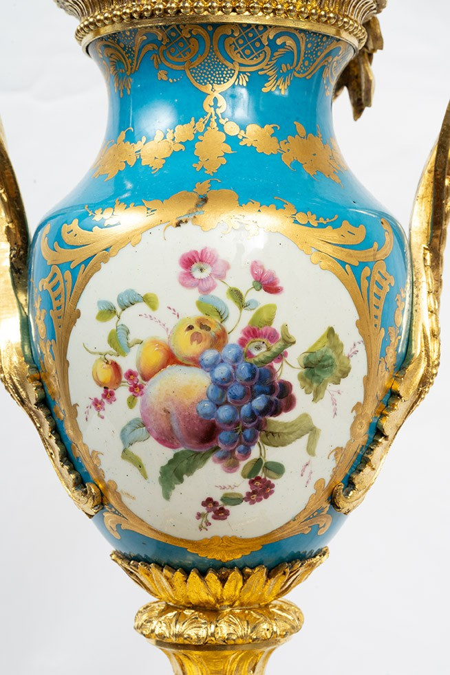 Orologio antico Napoleone III in bronzo dorato finemente cesellato e porcellana di Sevres-photo-5
